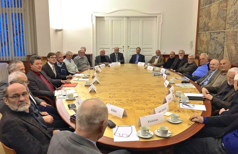 Gesprächsrunde des Emeritio-Kollegiums mit Oberbürgermeister Lutz Trümper